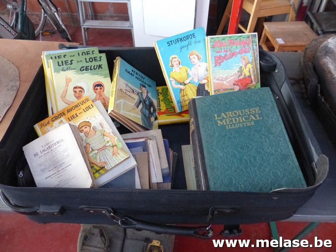 Koffer met boeken