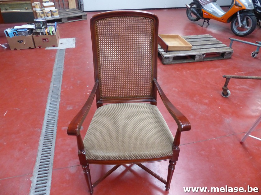 Oudtijdse stoel