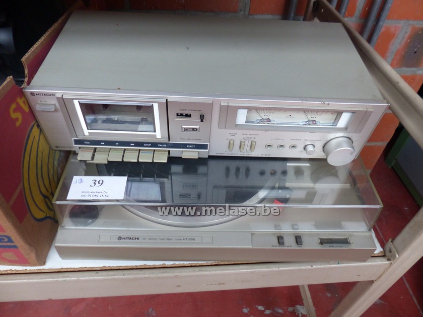 Platenspeler en cassettedeck "Hitachi" 