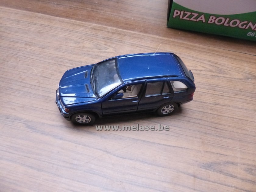 Miniatuurauto "BMW X5"