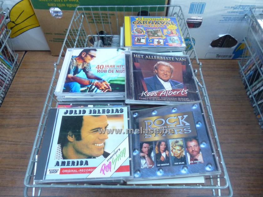 Winkelmand met CD's