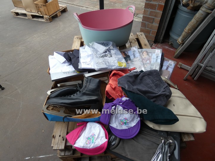 Doos diverse kleding