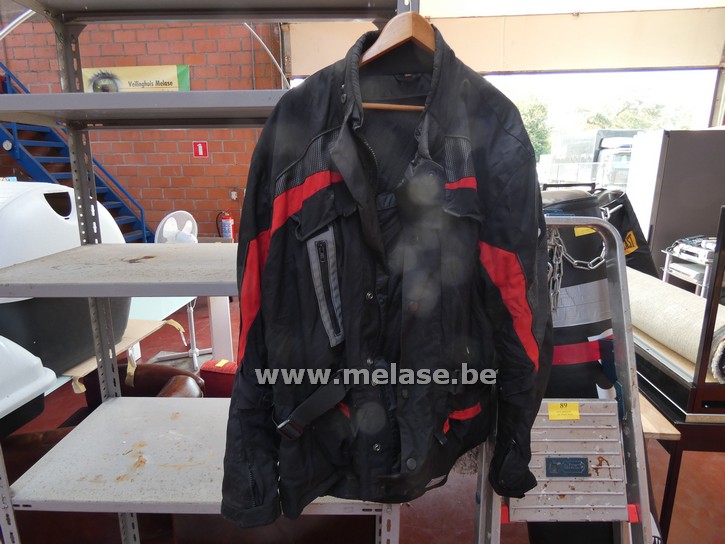 Lederen motorvest "IXS"