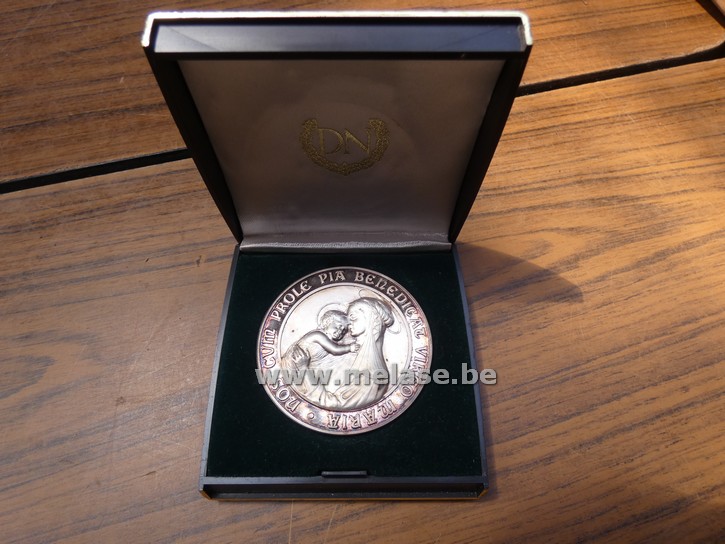 Muntstuk "Pia Benedica Virgo Maria"