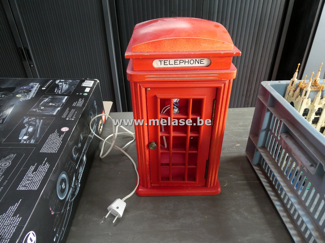 Houten Londense telefooncel met verlichting