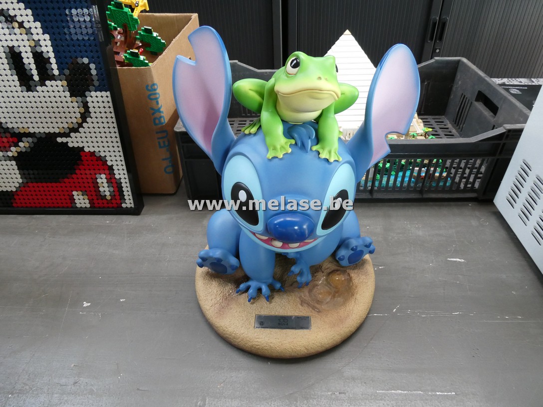 Beeld "Stich met kikker"