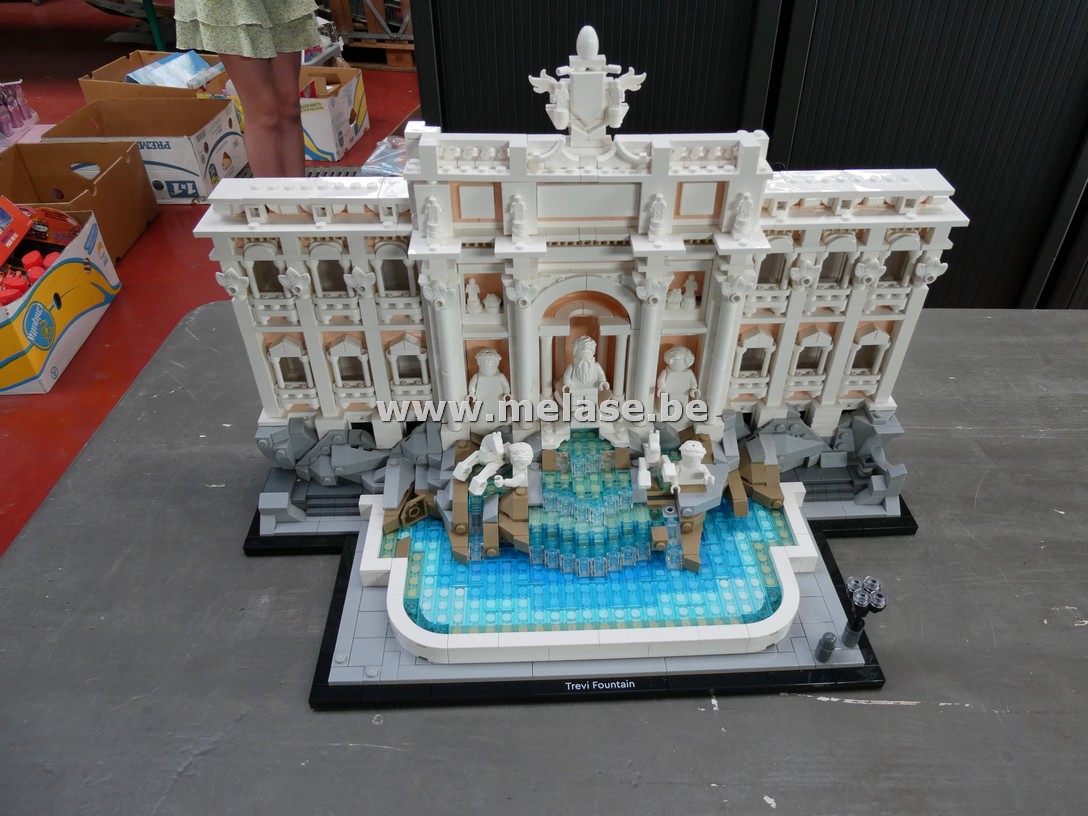 LEGO Architecture "Trevi fontein"