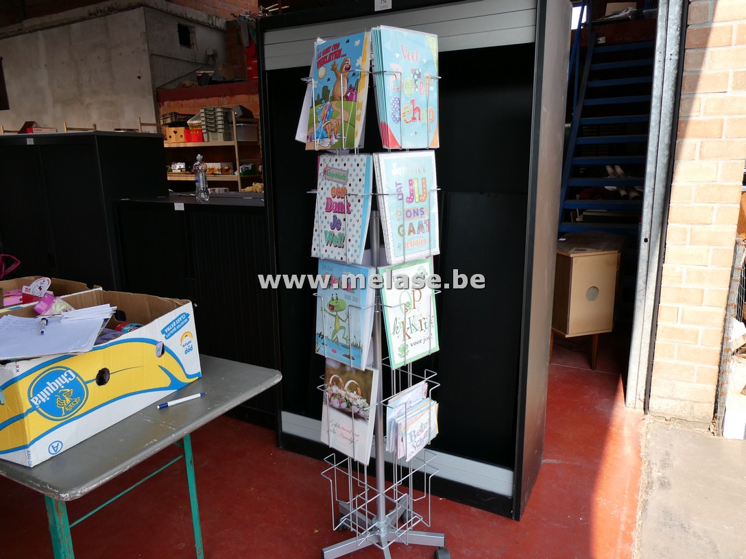 Wenskaartencarrousel  "met grote wenskaarten"