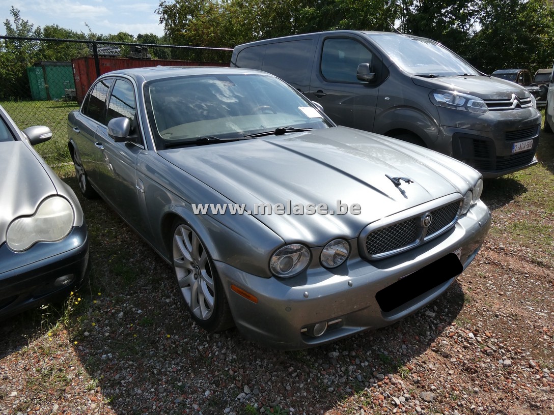 Jaguar XJ