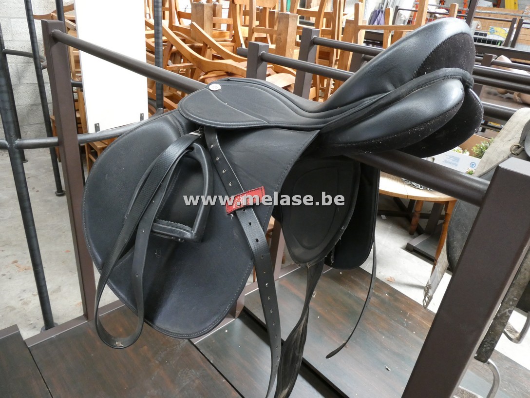 Lederen paardenzadel "Knight Rider"