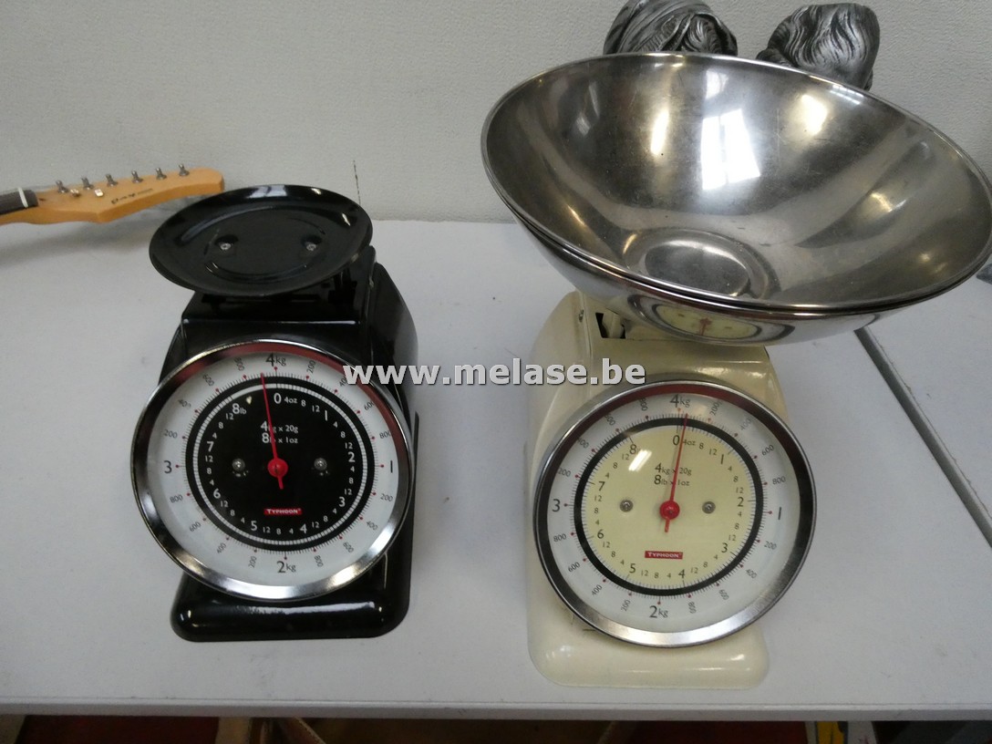 Retro keukenweegschalen