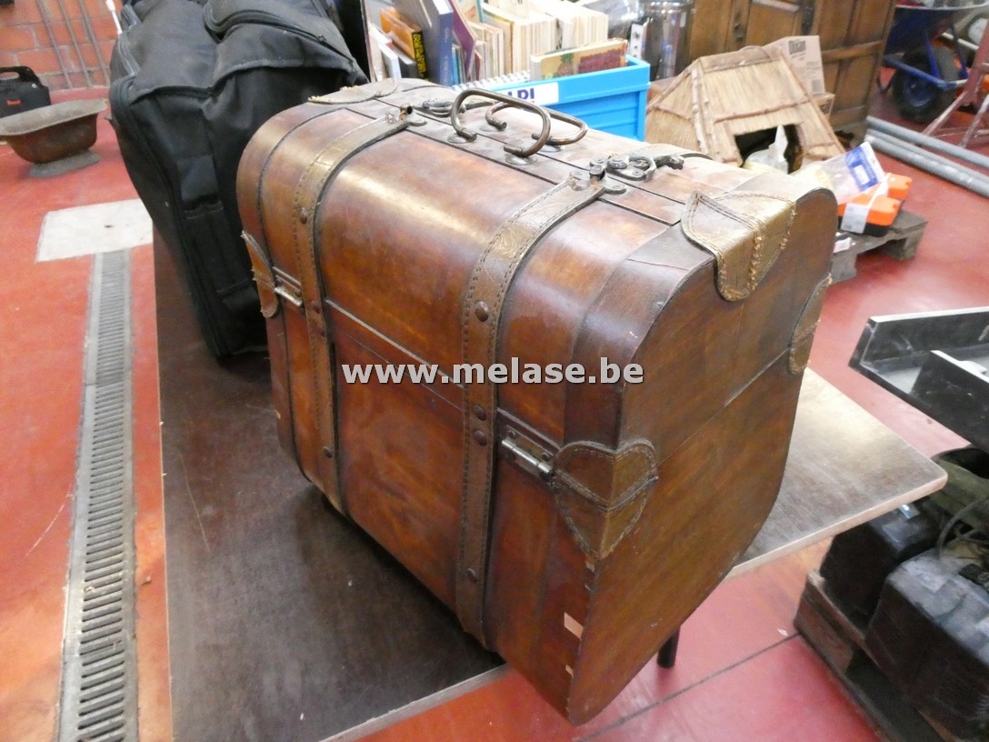 Houten kist + inhoud