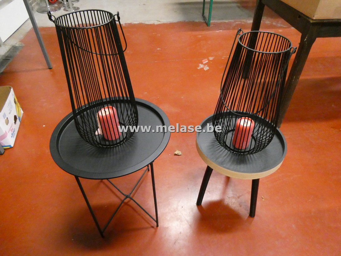 2 bijzettafeltjes + 2 kaarsenhouders