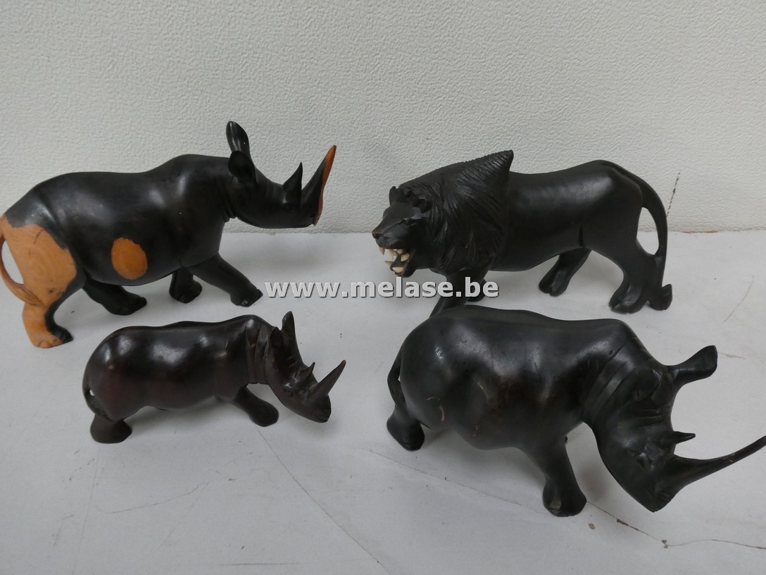 Beelden in "Afrikaans hout - Black Forest"