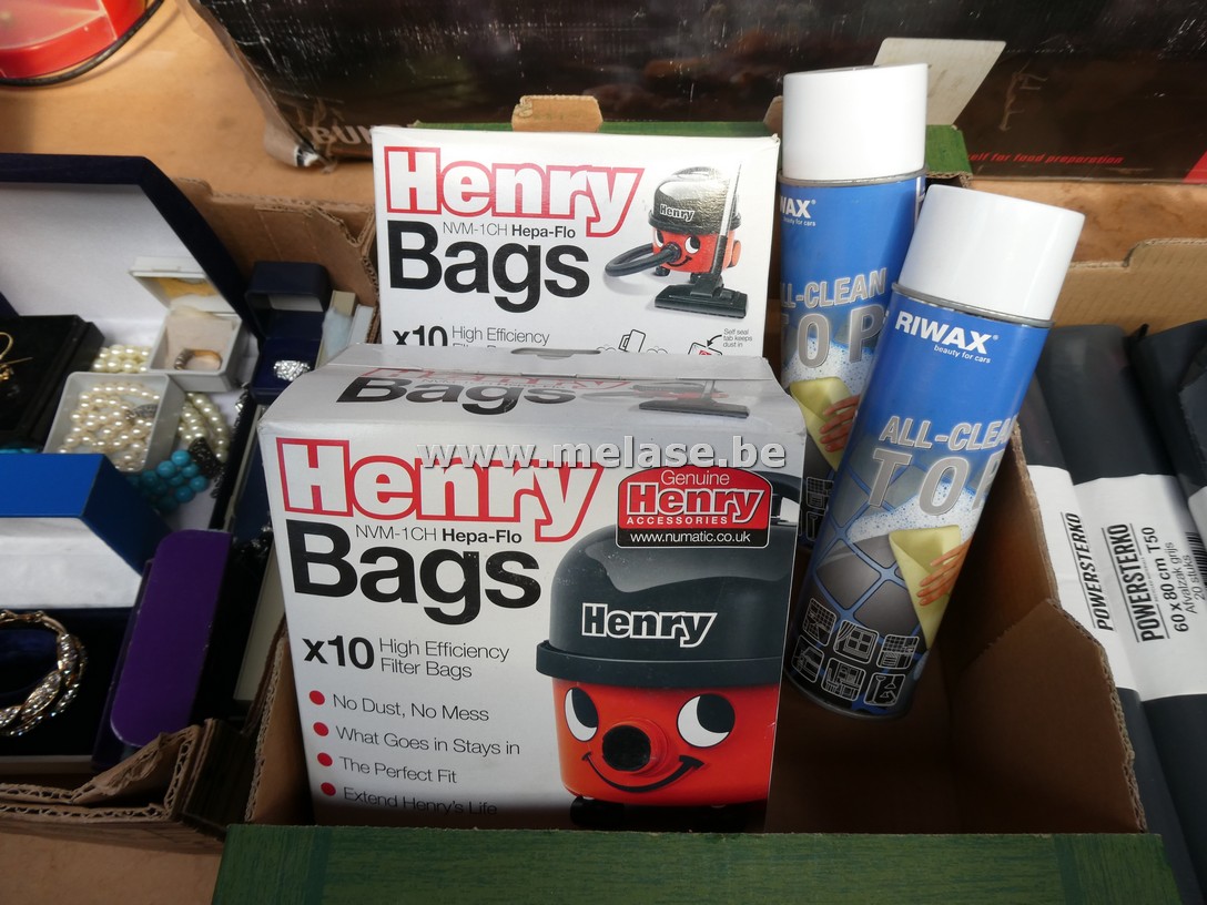Stofzuigerzakken "Henri" + 2 bussen "Riwax"