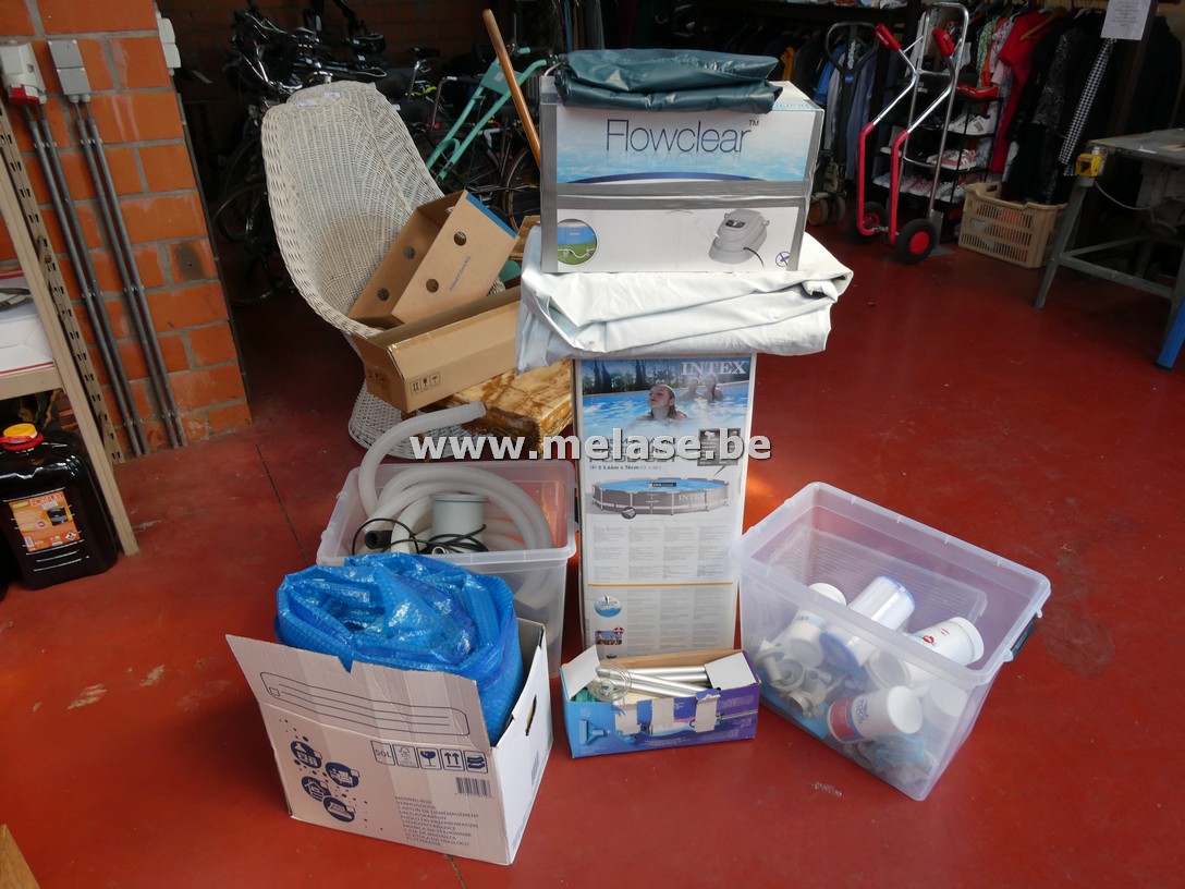 Zwembad 'Intex" + toebehoren