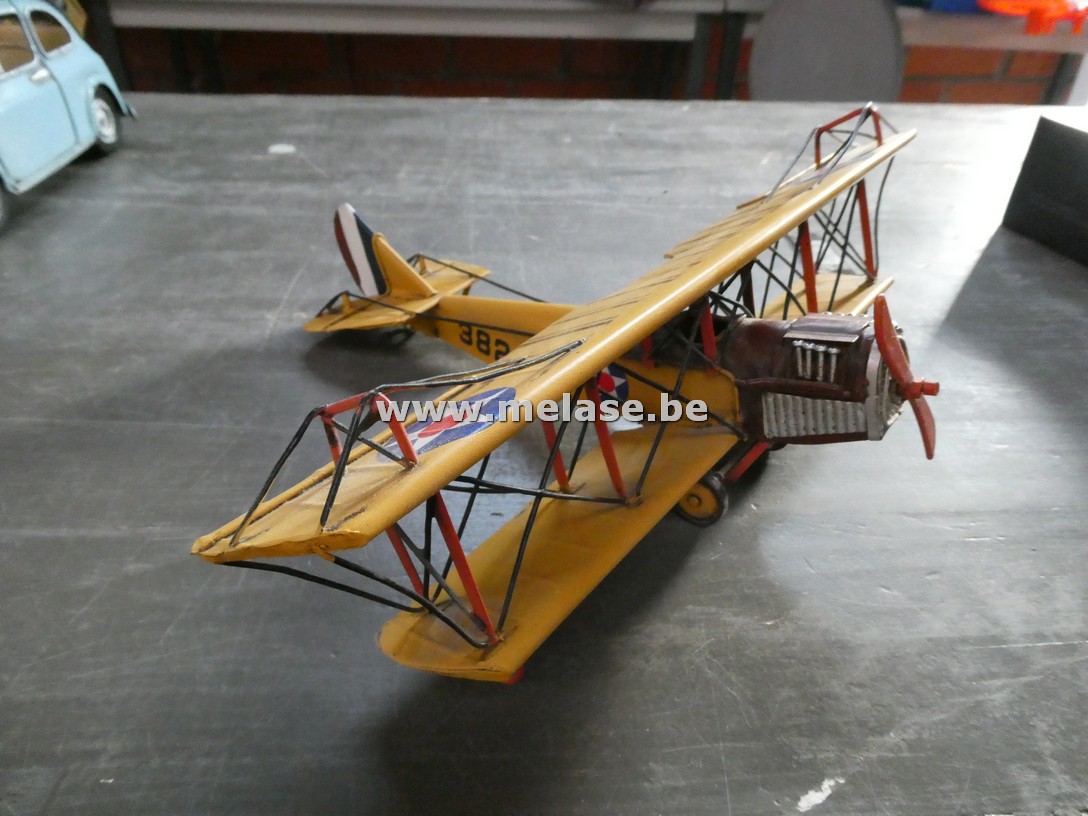 Metalen miniatuur vliegtuig "Yellow Curtiss JN-4 (Jenny)"