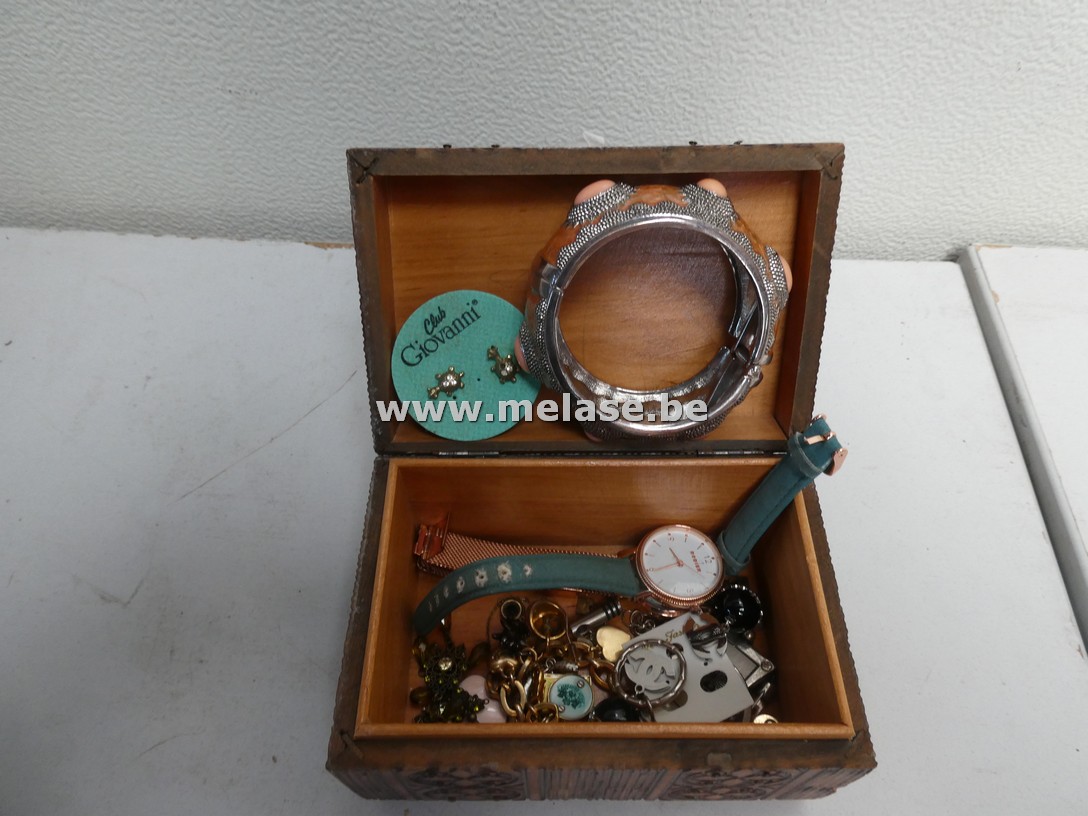 Houten juwelenkoffertje