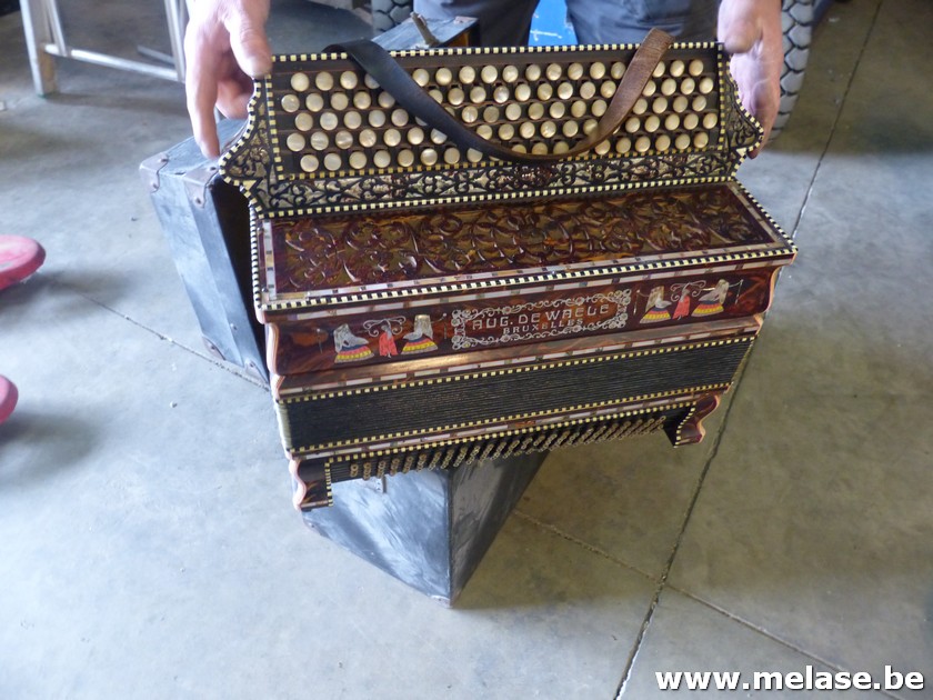 Antieke accordeon "Aug. De Waele Bruxelles"