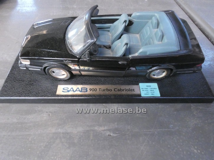 Miniatuurauto "SAAB 900 Turbo Cabrio - zwart"