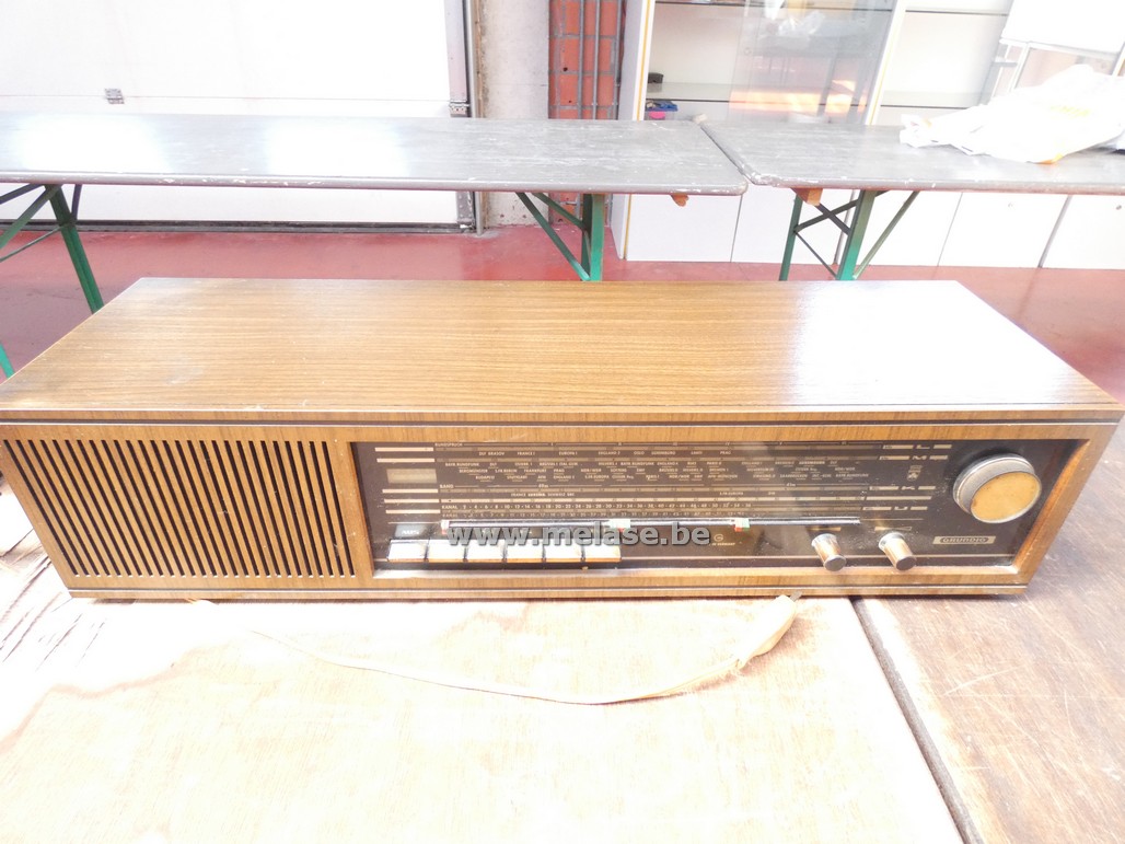 Antieke radio "Grundig"
