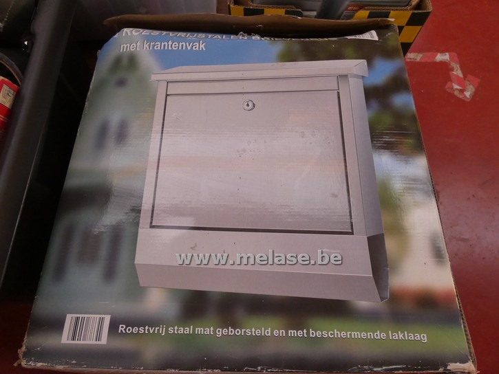 Brievenbus met krantenvak