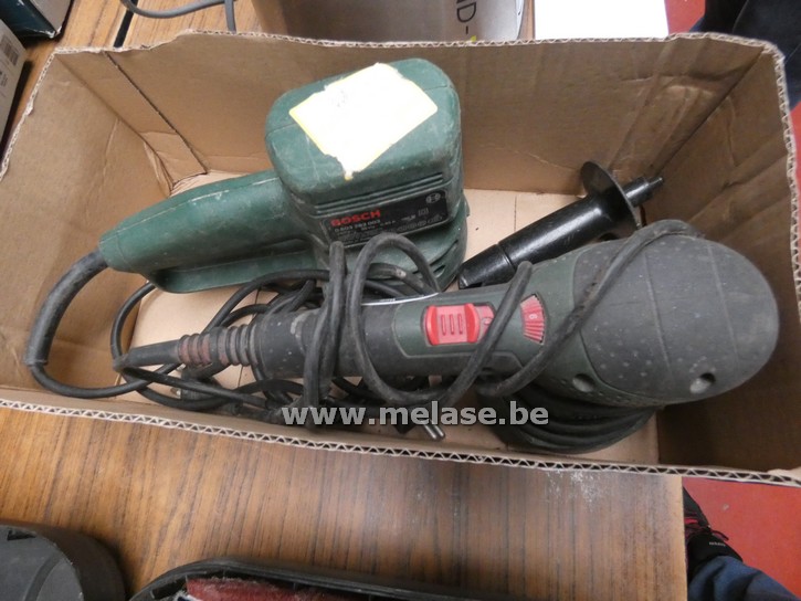 2 schuurmachines "Bosch"
