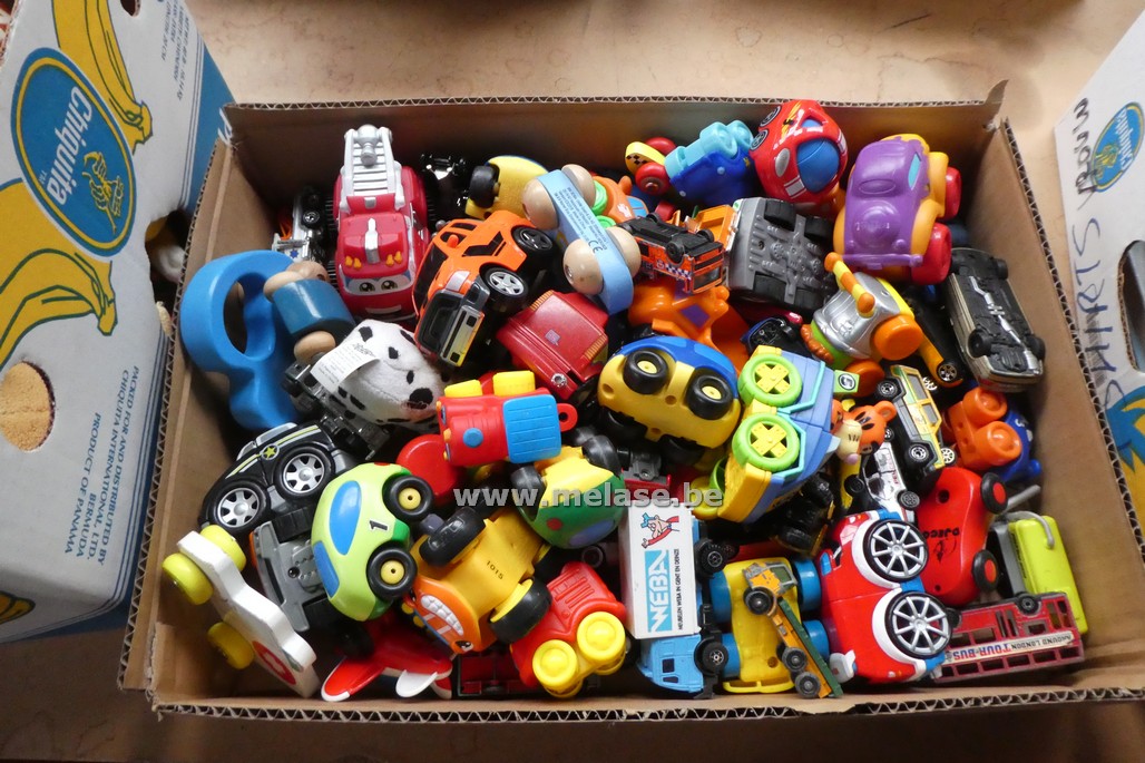 Doos speelgoedauto's