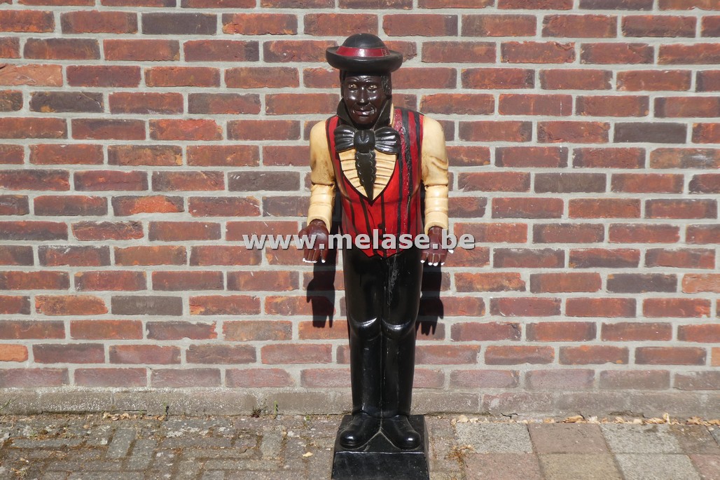 Houtenbeeld "zwarte man"