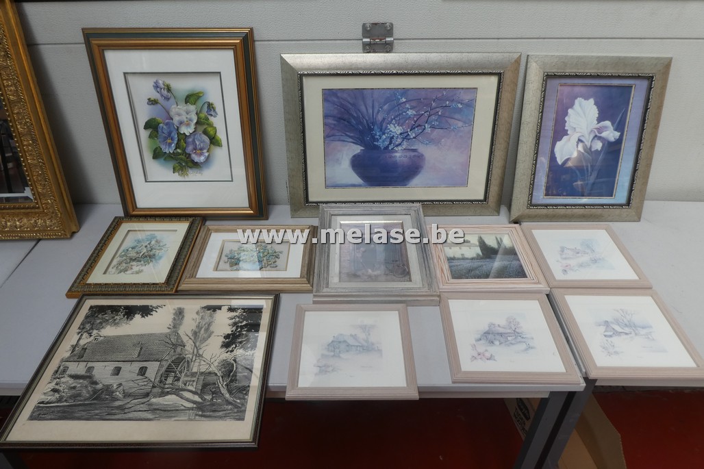 Tekeningen en prenten in kader