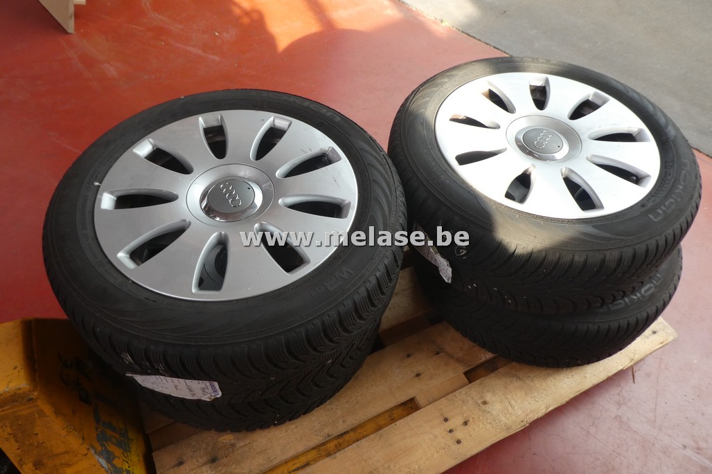 4 banden met velg Audi