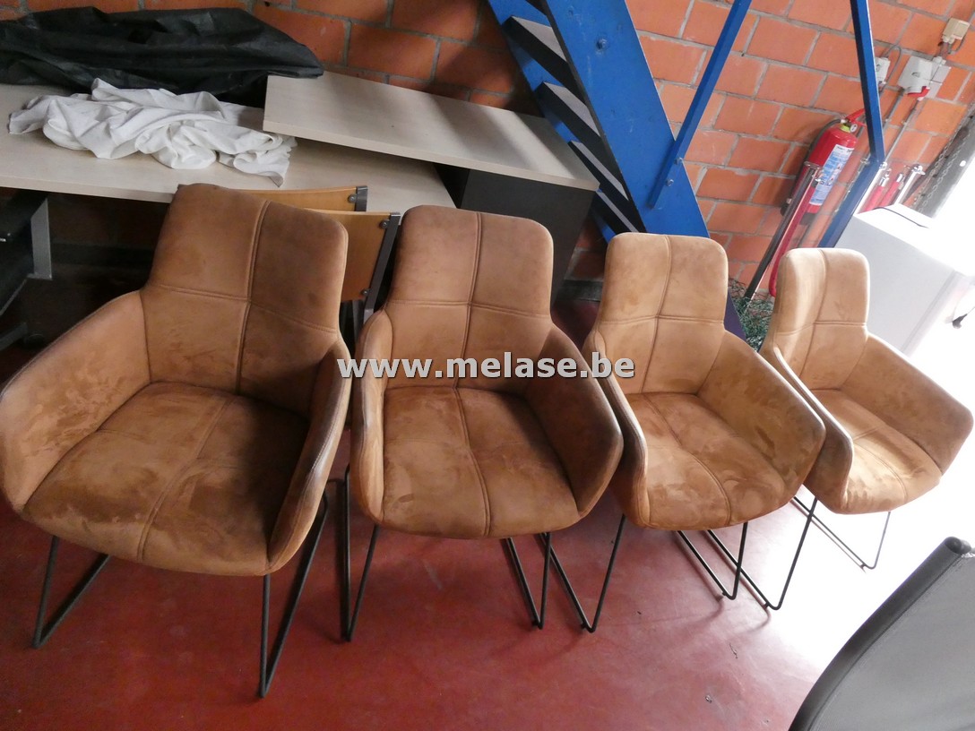 Eetkamerstoelen "bruin alcantara"