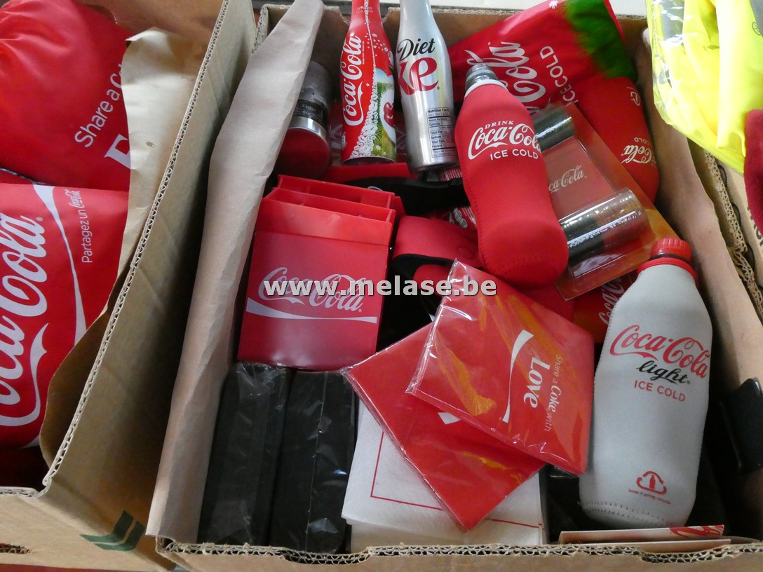 Doos diverse Coca-Cola gadgets