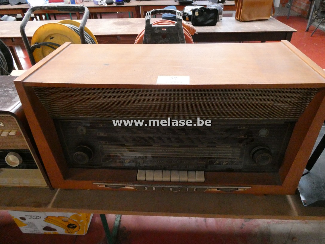 Antieke radio "Grundig"