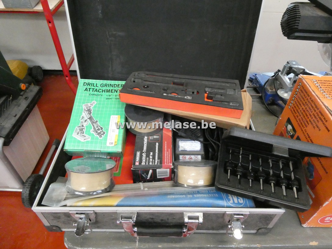 Koffer "Kreator" met divers gereedschap