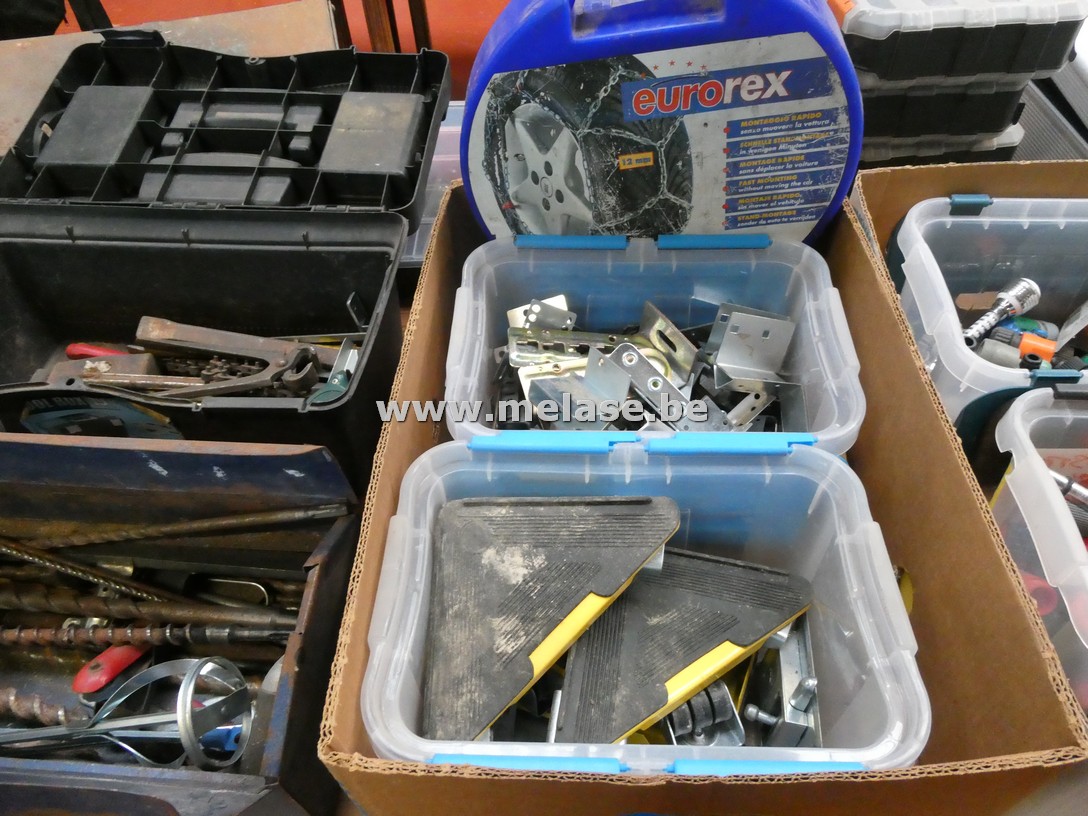 Doos divers gereedschap