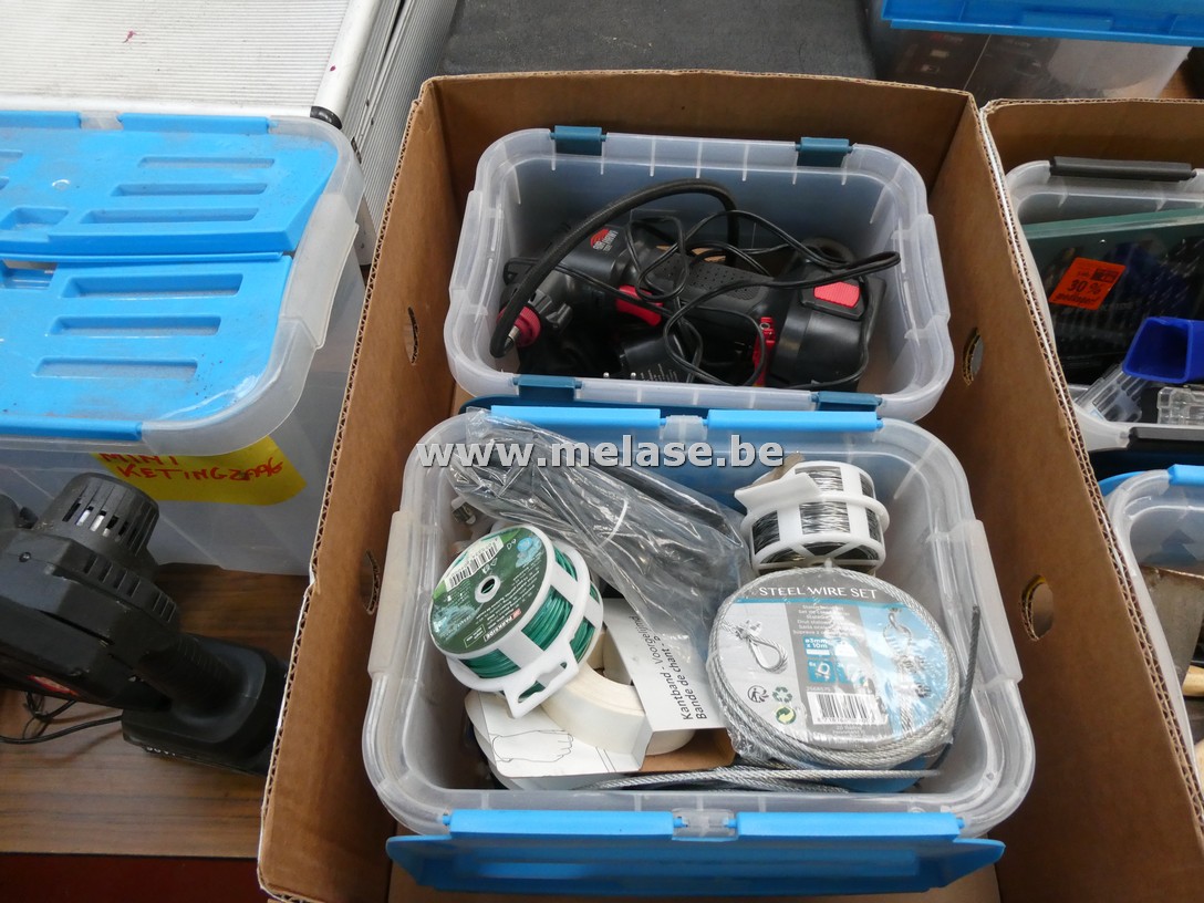 Doos divers gereedschap