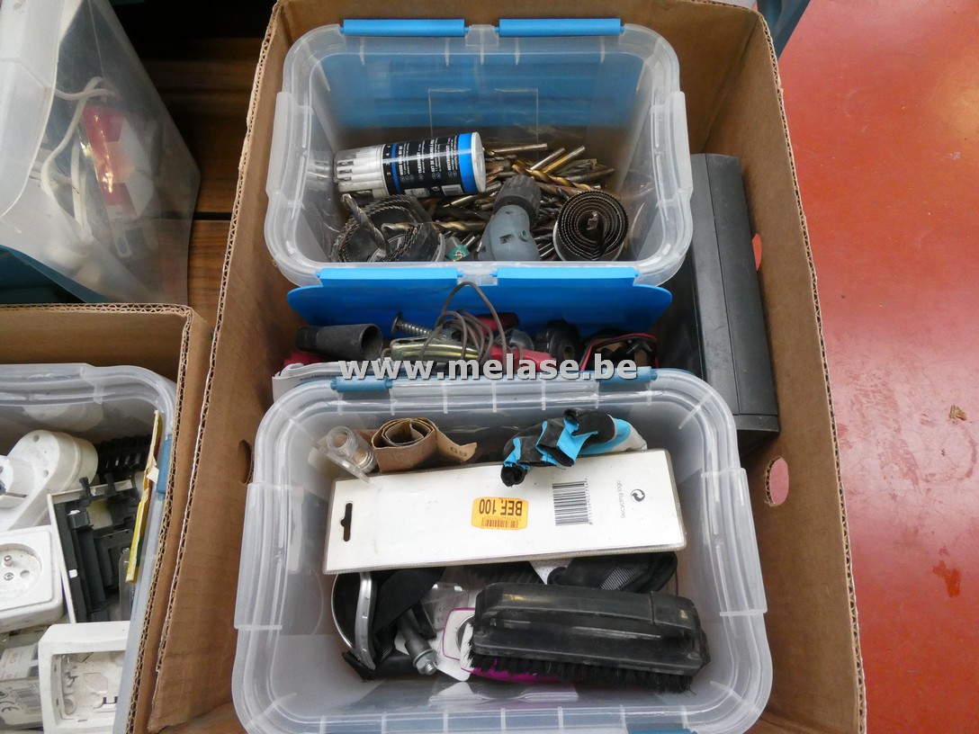 Doos divers gereedschap