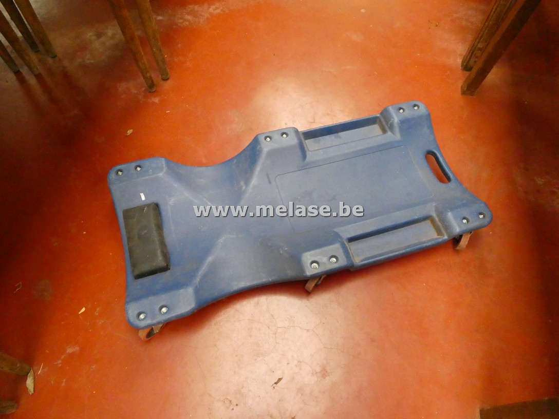 Werk/rugplank op wieltjes