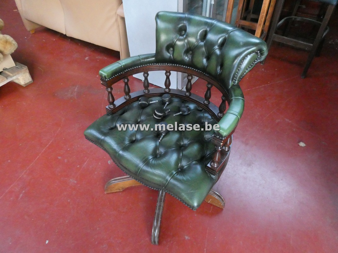 Klassieke Engelse "Chesterfield" bureaustoel