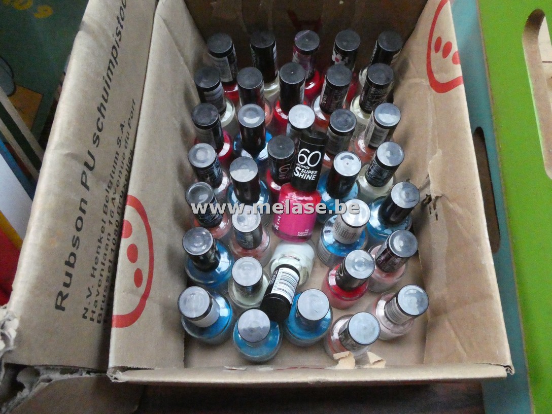 Doos nagellak "Rimmel"