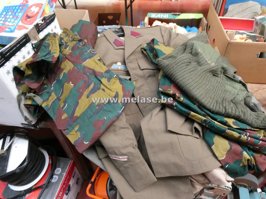 Kleding "leger"