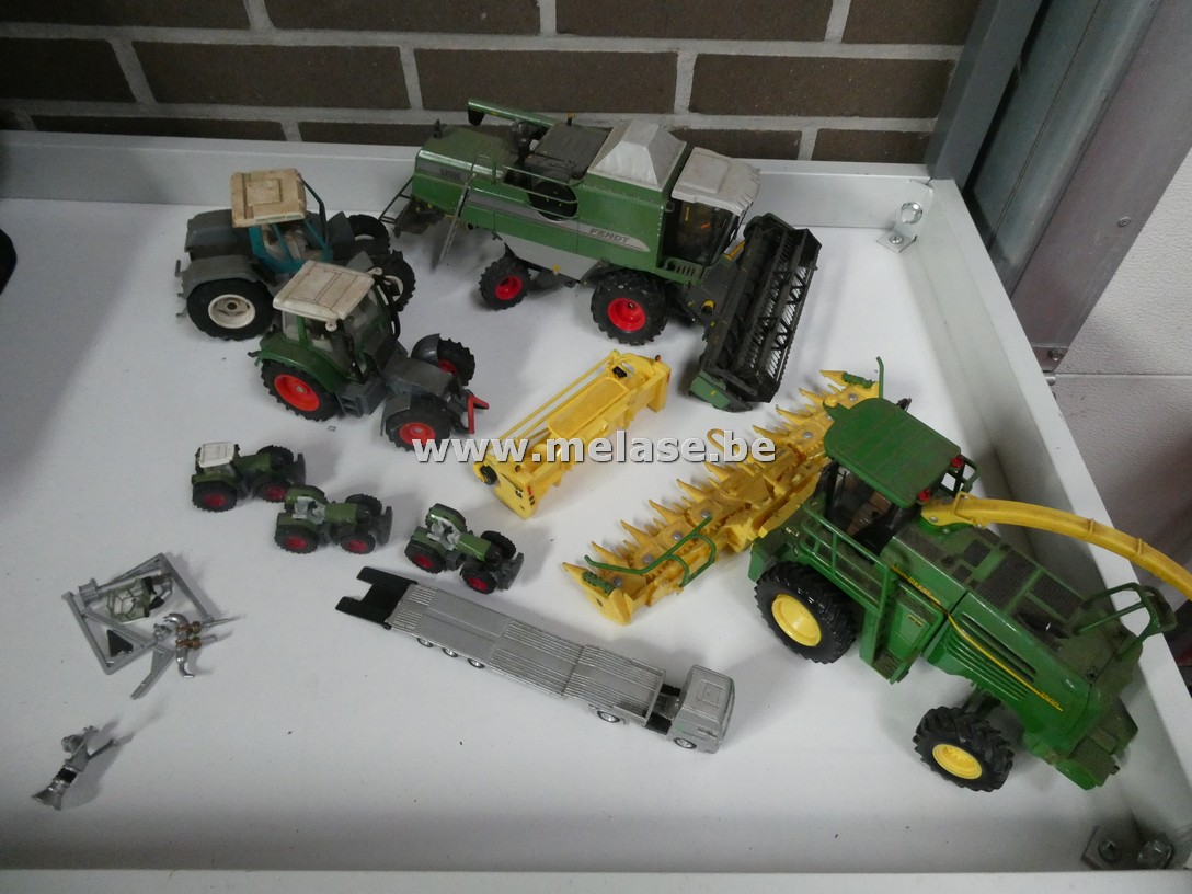 Miniatuur landbouwvoertuigen