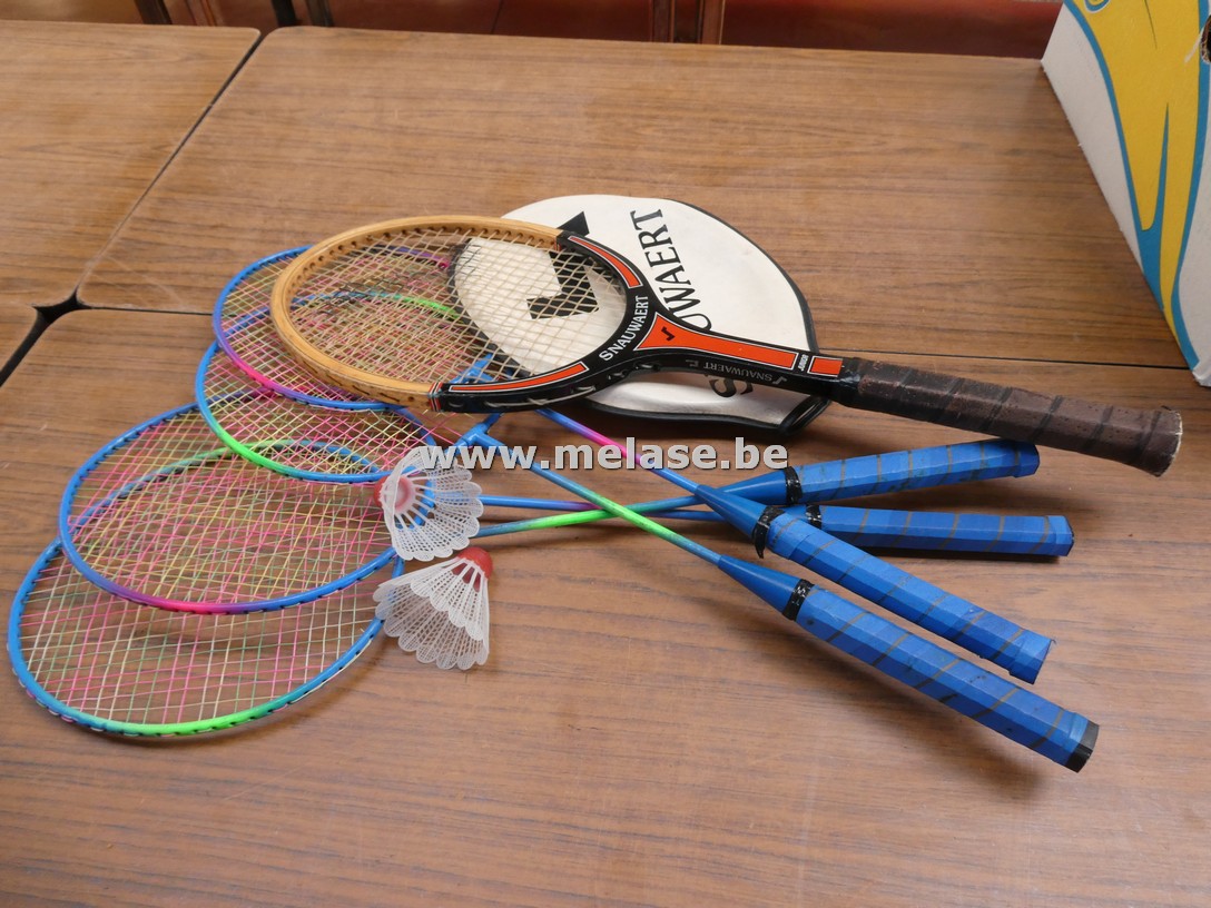 Badminton- en tennisraketten 