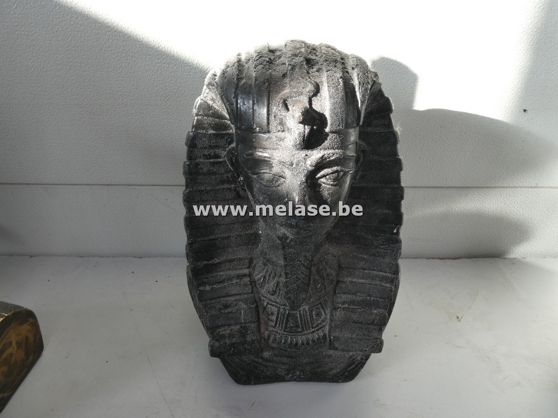 Borstbeeld van de "Egyptische farao Toetanchamon"