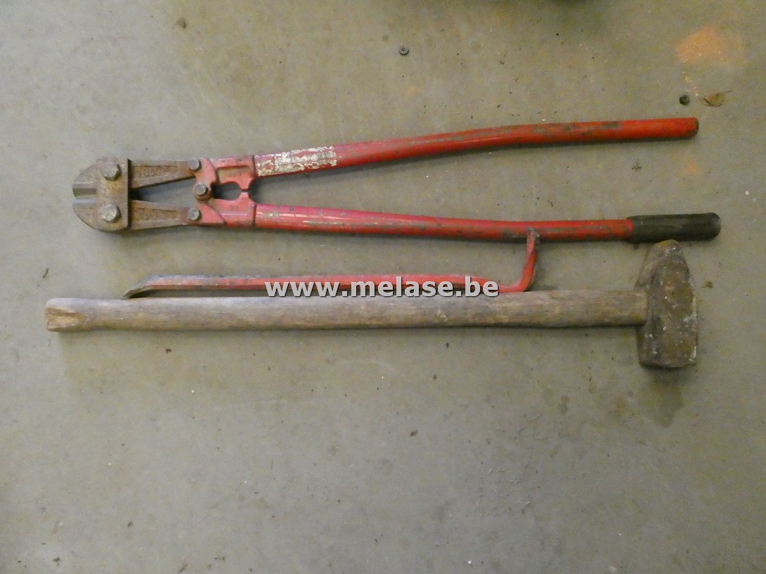 Grote hamer - koevoet - grote kniptang