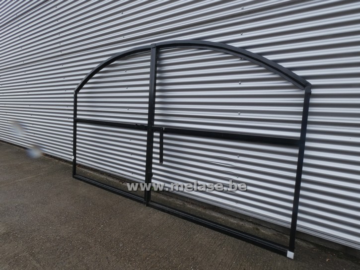 Poortframe "zwart gelakt"