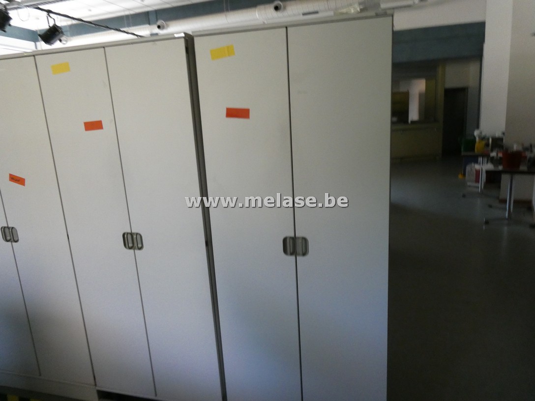 Metalen bureelkast 