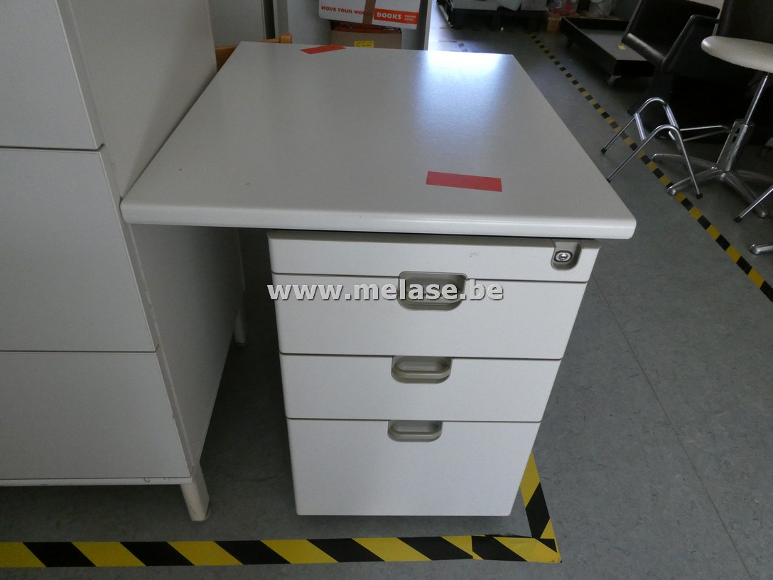 Ladenblok "3 laden"