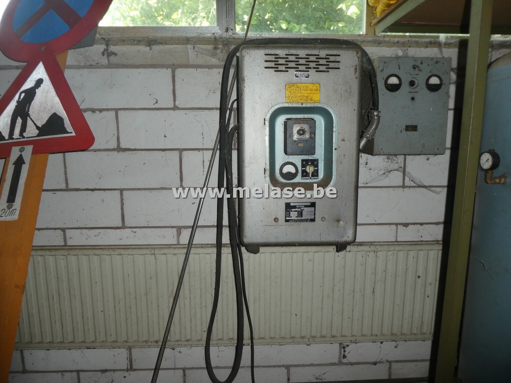 Batterijlader "Westinghouse"